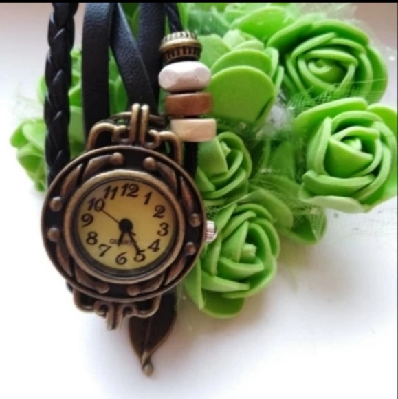 Leather Vintage Quartz Layered Bracelet Watch - Picture 3 of 5
